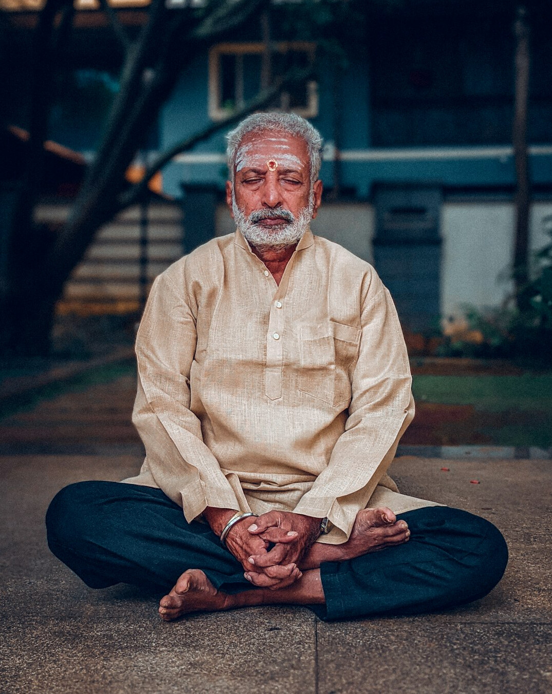Portrait of a Turkish man in his 40s, senior conflict mediation trainer